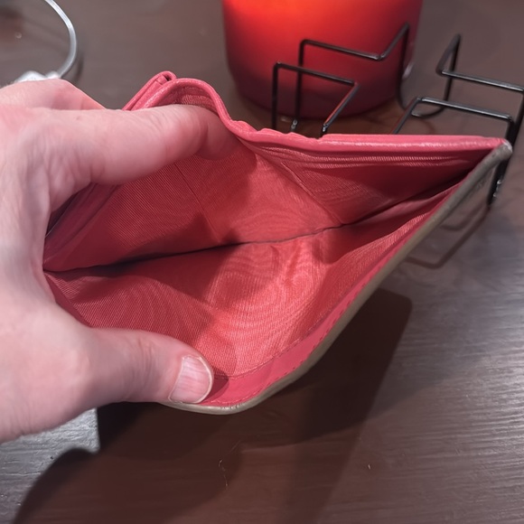 PRADA! - Picture 5 of 8